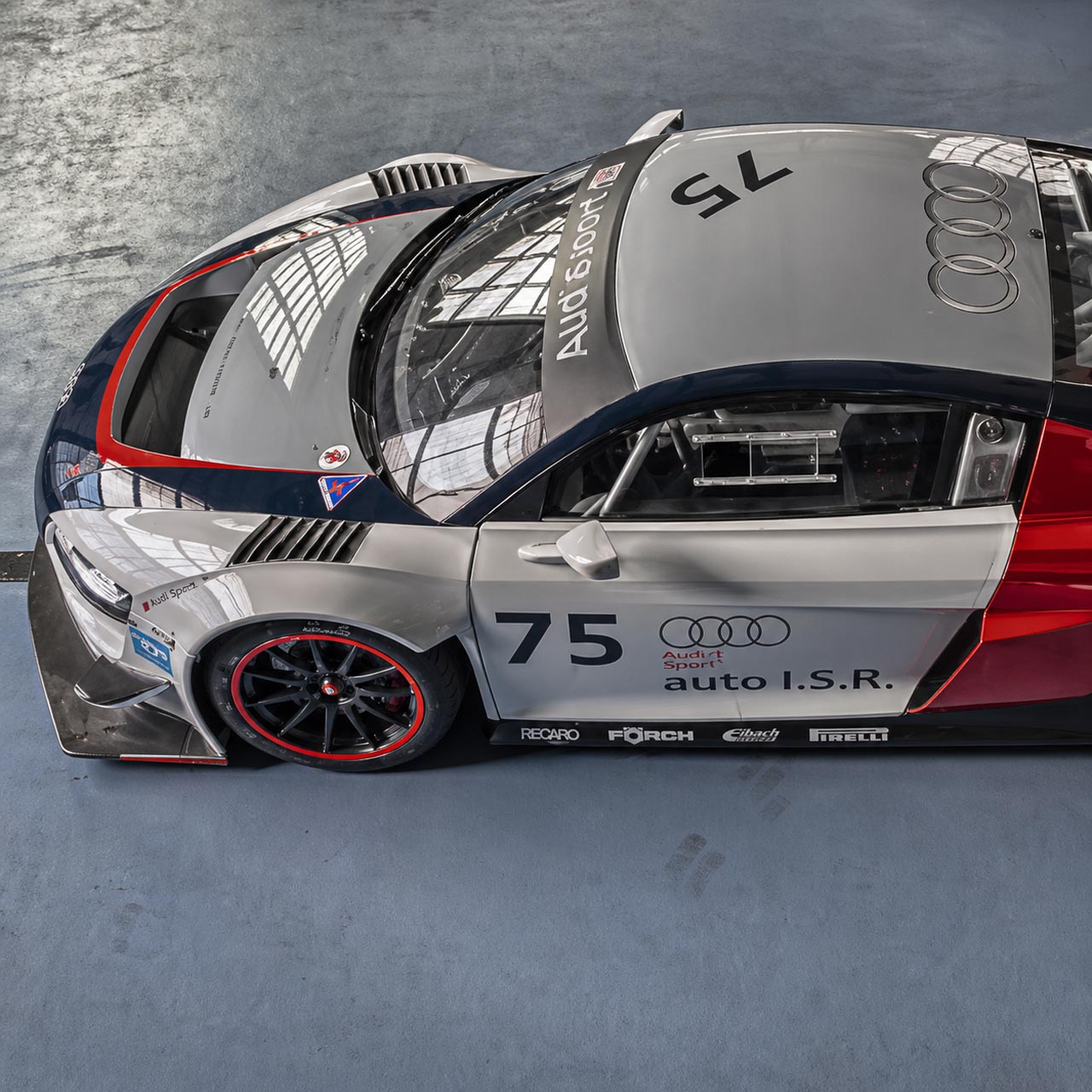 Reference image for milestone 2014 World Series by Renault 3.5 / Audi GT endurance debut.